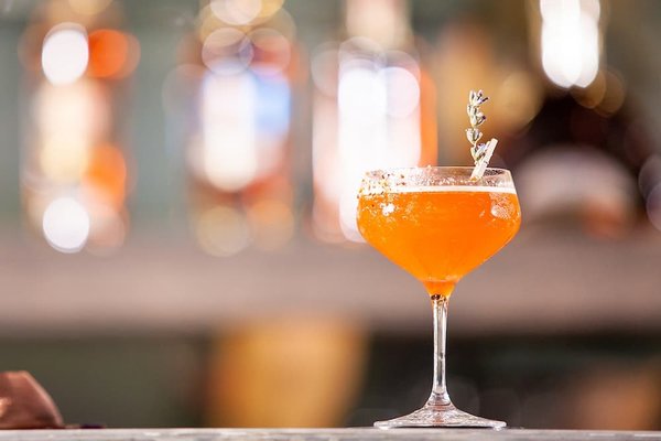 What's the Best Way to Create a Home Library That Encourages Learning and Creativity?